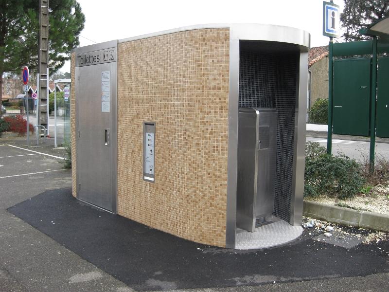 Toilettes préfabriquées avec urinoir su9_0