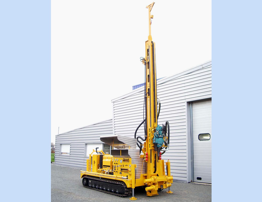 Sondeuse autonome hydraulique sur chenilles - Perkins diesel, 4 cylindres, 112 cv_0