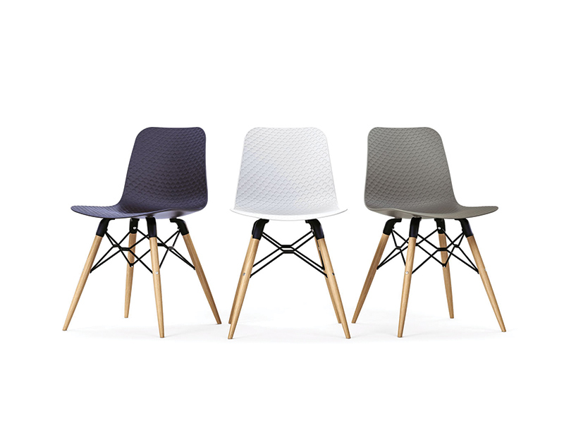 Lot de 4 chaises de collectivité - assise polypropylène - piètement bois naturel - coloris blanc, bleu marine, gris, noir_0