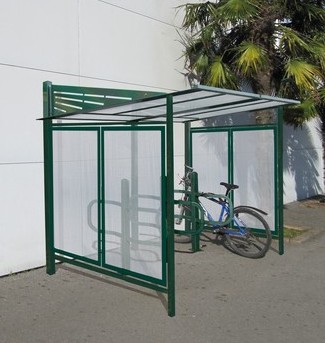 Abri vélo semi-ouvert convivial / structure en acier et aluminium / bardage en polycarbonate alvéolaire_0