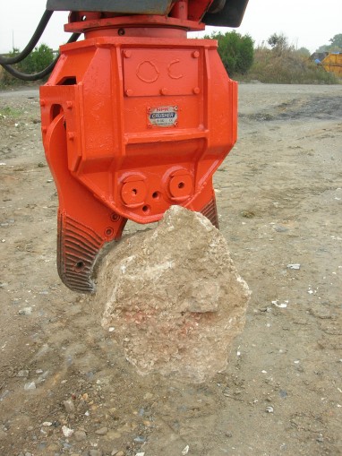 Cisaille à béton hydraulique pour pelles 2.5-3 tonnes - poids léger et grande ouverture_0