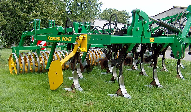 Cultivateur agricole - Machinisme agricole avec dents adaptées pour préparation du sol et déchaumage_0