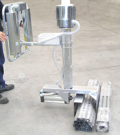 Manipulateur de paquets de tubes - Ingénitec - Guidon de commande ergonomique et préhenseur pour charges horizontales ou verticales_0