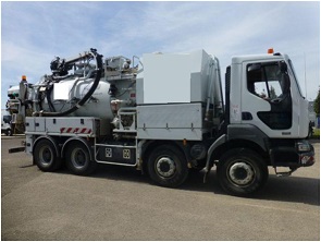 Camion hydrocureur recycleur