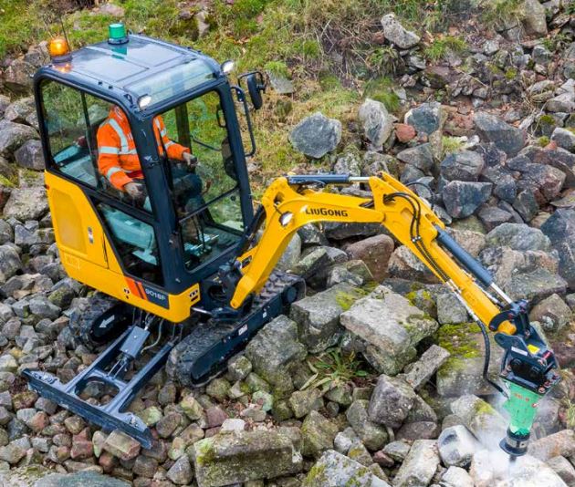 Mini-pelle compacte et intelligente pour les travaux d'excavation - Liugong 9018F_1