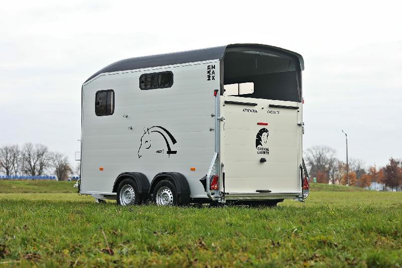 Remorque pour transport d'animaux - 2 places + sellerie - cheval liberté multimax_0