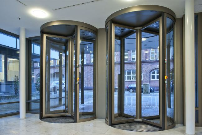 Portes carrousel et tourniquets de sécurité Geryon - Kaba avec options de sécurité avancées_0