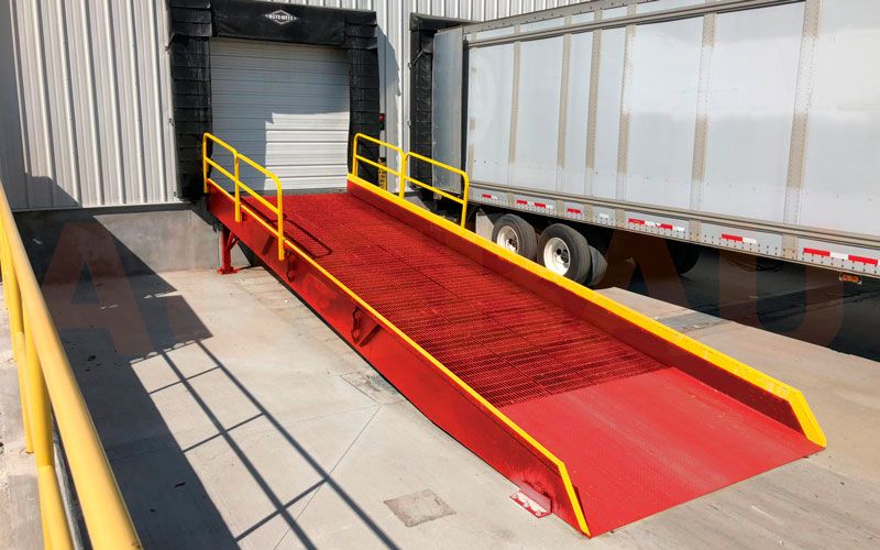 Ausbau-dg (type warehouse-land) - rampe fixe d’accès à quai - av-exim - solide et fiable_0