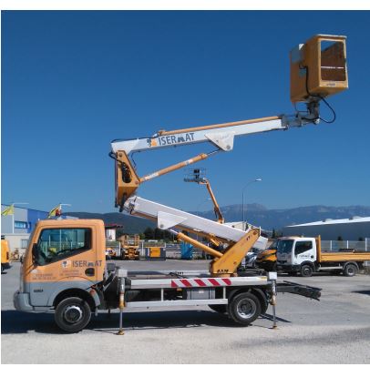 Camion nacelle articulée, hauteur de travail 17 m utilisé pour la pose d'enseignes, élagage, pose de décorations de noël et autres - MULTITEL MX170 - disponible en location_0