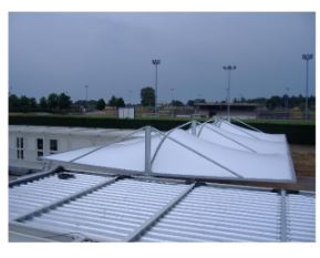 Préau 202m2 - 3 structures juxtaposées sur 4 poteaux_0