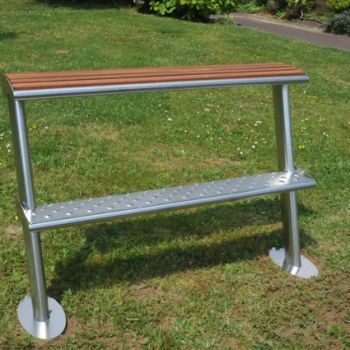 Assis-debout campus - France Inox - structure en inox brossé ou poli brillant - hauteur 805 mm - longueur 1200 mm_0