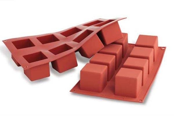 Moule en silicone Silikomart - 8 petits gâteaux cubes 5 cm - Résistance -60°C à 230°C_0