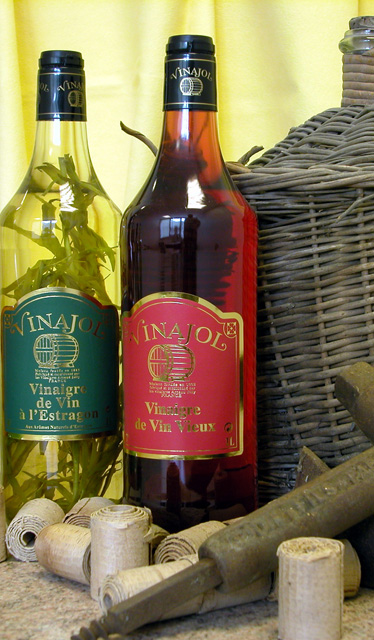 Vinaigre gastronomique - Vin vieux, Xérès, framboise, cassis, cidre de Normandie, estragon, figues - Format Pro 6x100cl verre_0