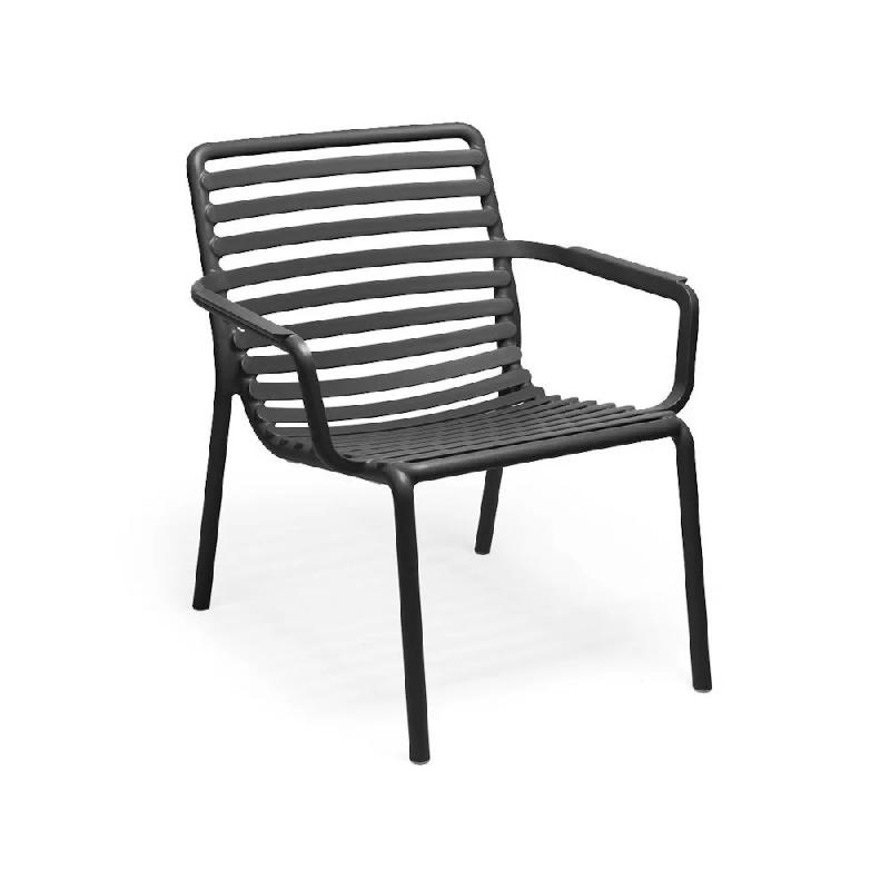 Fauteuil bas en résine DOGA - Stamp - relaxation extérieure - empilable et recyclable_0