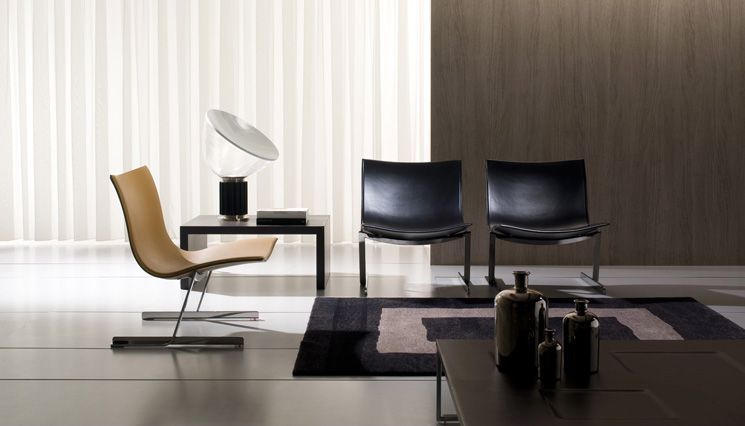 Fauteuil Narni - design en cuir pleine fleur verni avec structure en acier verni ou chromé_0