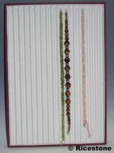 8B) GRAND PLATEAU POUR COLLIER SIMILICUIR, FOND BLANC