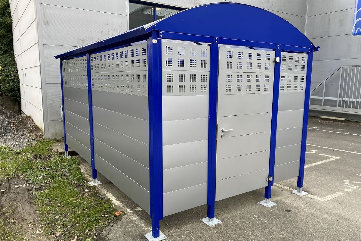 Abris poubelles à toit arrondi ou plat pente arrière - Série ATP - Sur mesure avec options et dimensions personnalisables_0