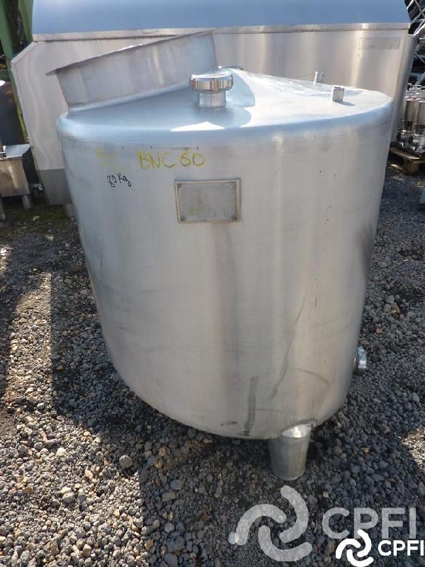 Bac de lancement GOAVEC - 500 L - Fermé avec piquages et trou d'homme_0