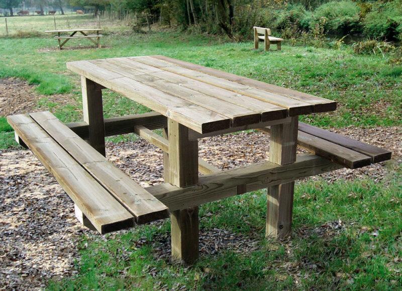 Table de pique-nique campagnarde - Pin traité autoclave classe 4 - 2000 mm x 1730 mm_0