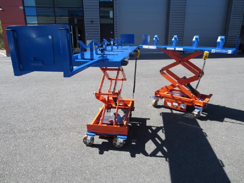 Table élévatrice mobile sur mesure pour transport de tubes de fonderie ou d'usinage - Charge 250kg - Plateau 2500x700mm_0