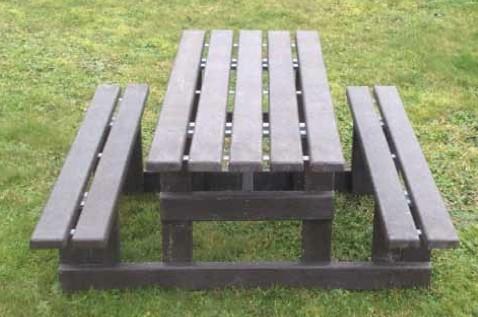 Table pique-nique en plastique recyclé - accès facile sans enjambement - version PMR disponible_0