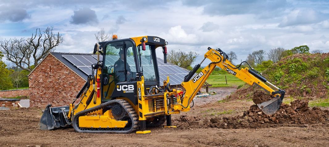 Tractopelles 1cxt - JCB - Chenilles, traction exceptionnelle et cabine confortable_0