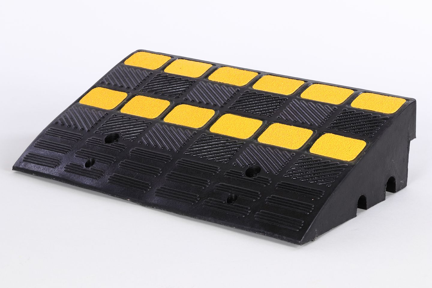 Bsr150 - rampe de trottoir en caoutchouc haute résistance - Dancop - 20,0 kg - capacité 40t - noir avec folie jaune réfléchissante_0