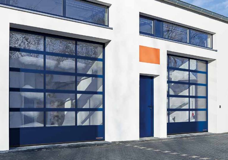 Porte sectionnelle industrielle motorisée Hörmann SPU F40 Basic - Panneaux 40 mm en acier injectés de mousse polyuréthane_0