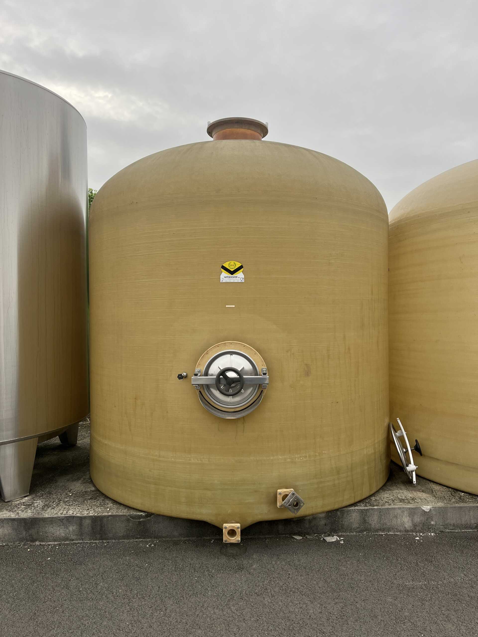Cuve vetroresina 200 hl d'occasion - fond plat, niveau gradué, Ø 3000, hauteur 3200_0