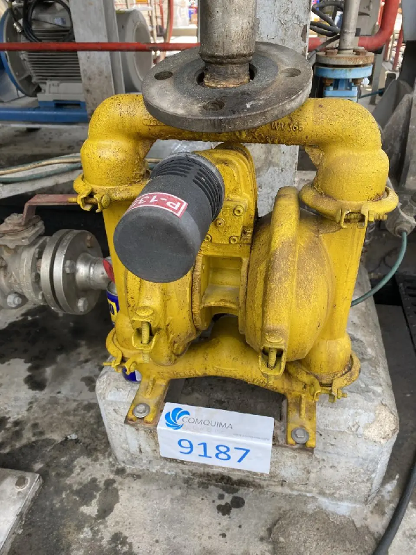 Pompe pneumatique à double membrane aodd versa-matic e4ca1r110-b d'occasion - référence                        :                         c9187_0