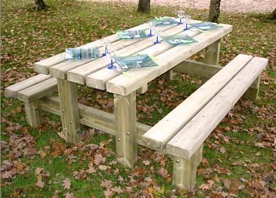 TABLE PIQUE-NIQUE EN BOIS  