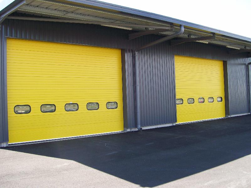 porte sectionnelle industrielle vitrée