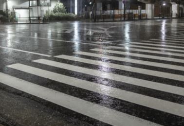 Peinture réfléchissante pour route