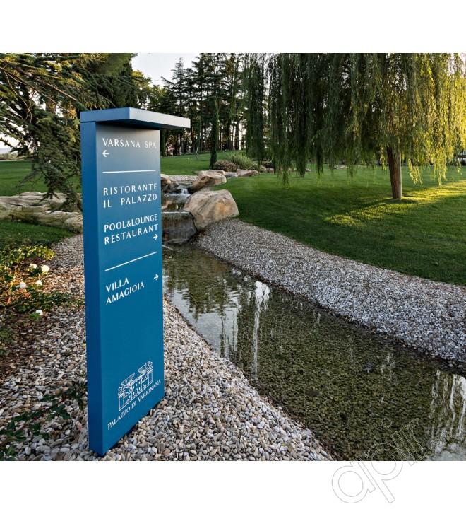 Totem extérieur lumineux LED - haut-parleurs intégrés - design personnalisable - APIR_0