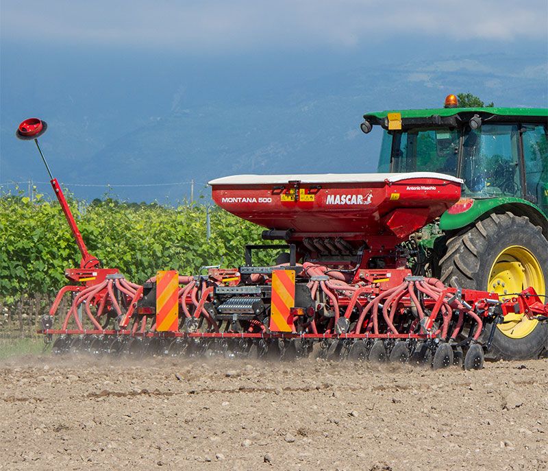 Montana F - Semoir agricole pneumatique Mascar S.P.A. - 4 distributeurs pour une distribution uniforme_0