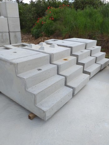Escalier en bloc béton emboîtable et adaptable_1