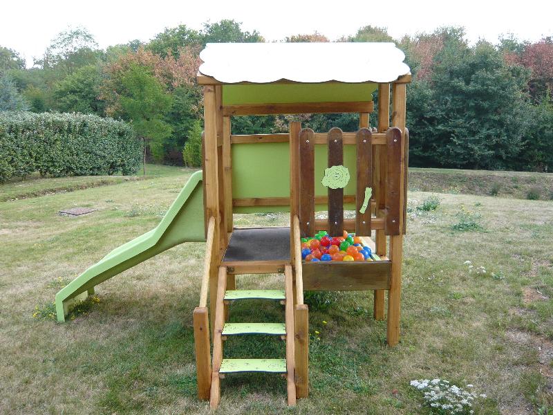 Structure de jeux: Cabane avec piscine à Balles et Toboggan pour enfants de 1 à 4 ans - Le Te_0