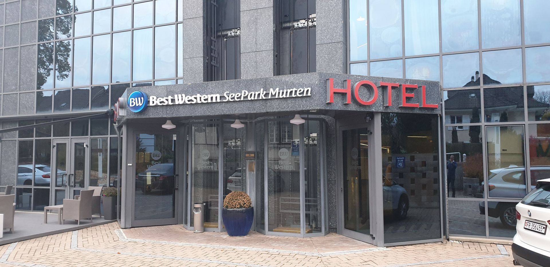 Borne d'accueil extérieure pour hôtel sans interface pms (avec logiciel ariane)_1