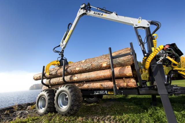 Remorque forestière Kesla 92LHD - 9 tonnes de charge, châssis robuste, essieu tandem et timon hydraulique_0