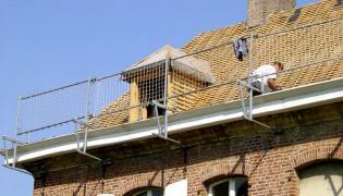 Échafaudage suspendu en acier galvanisé pour travail sur toiture - de 1 à 3 m de hauteur_0