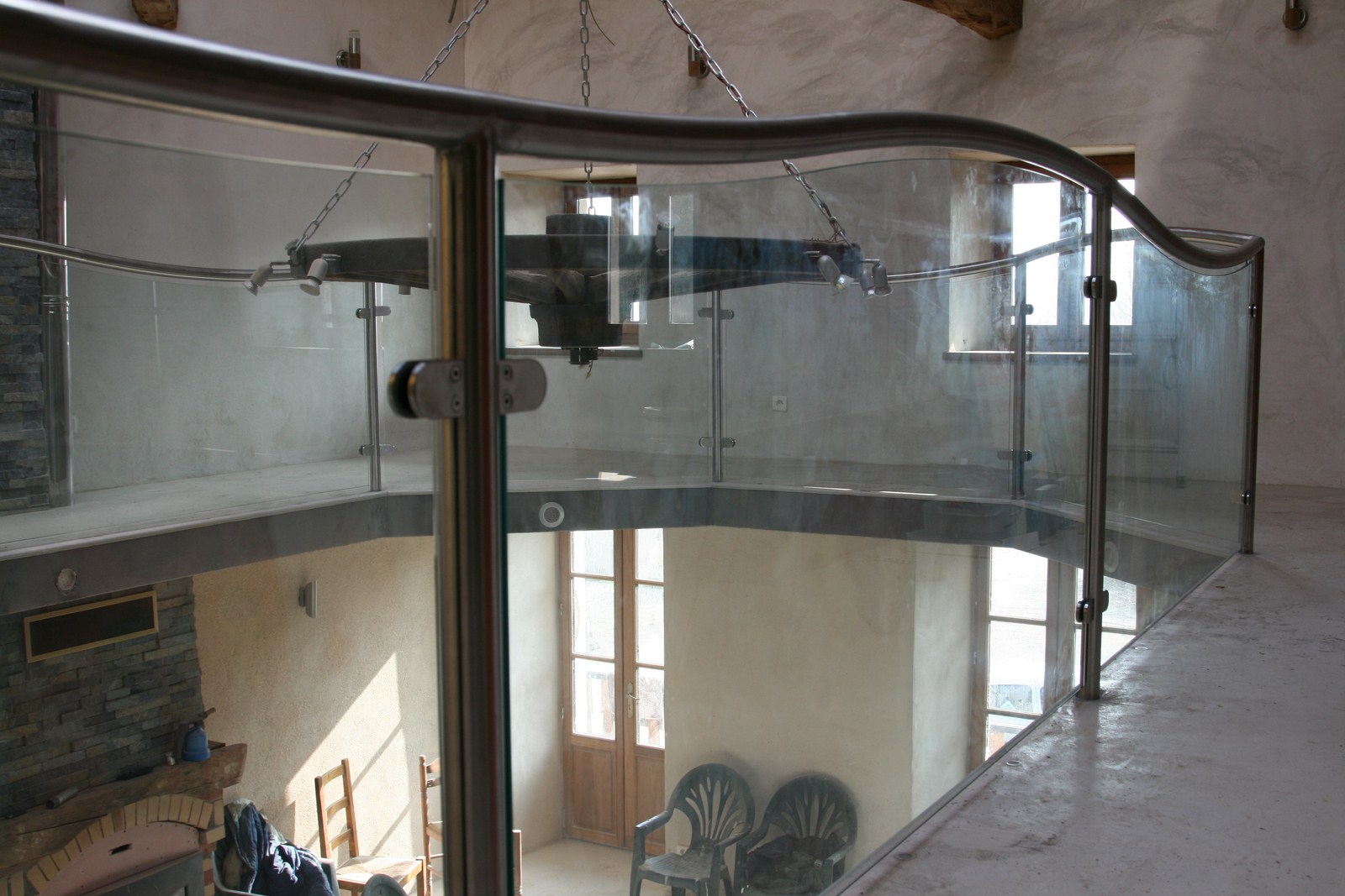 Garde-corps sur mesure - acier, alu, inox, vitre ou plexy - intérieur et extérieur avec jeux de lumières_0