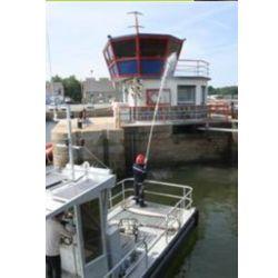 Bateau de servitude - multi-services - transport, collecte des eaux noires, nettoyage, lutte contre incendie_0