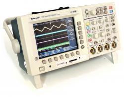 Oscilloscope numérique Tektronix TDS3034B - DPO 4x300 MHz, 2,5Gs/s, écran couleur TFT, 10Kpts par voie_0