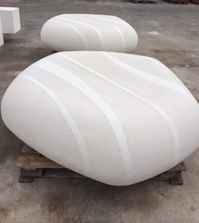 BANC ET JARDINIÈRE EN BÉTON 