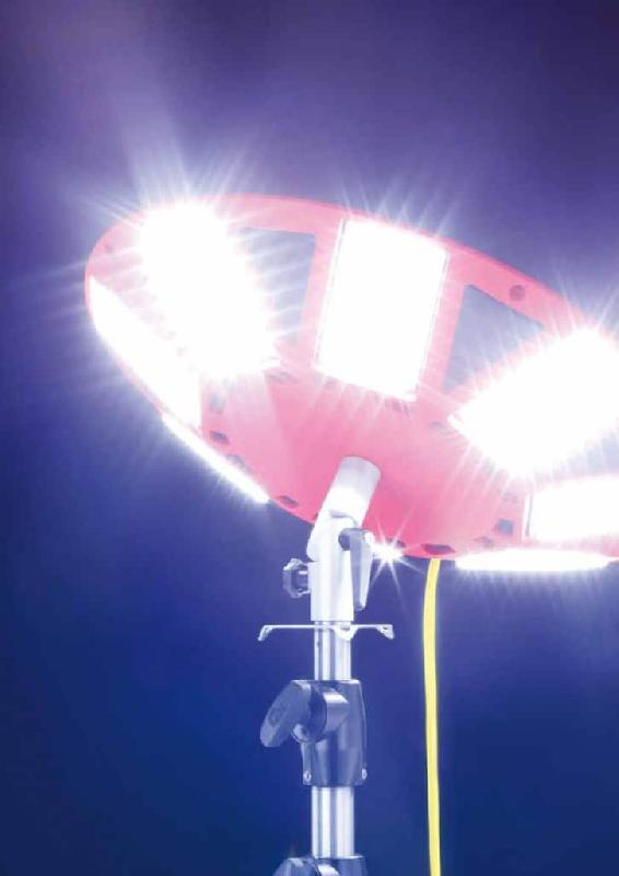 Projecteur led mobile sur mât pour éclairage de chantier