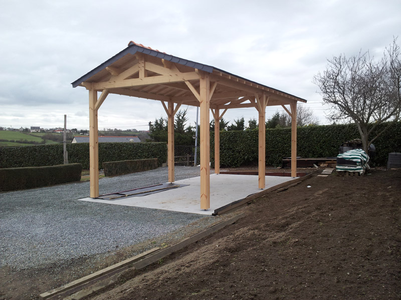 Abri camping-car ouvert - structure en bois - toiture double pente_0