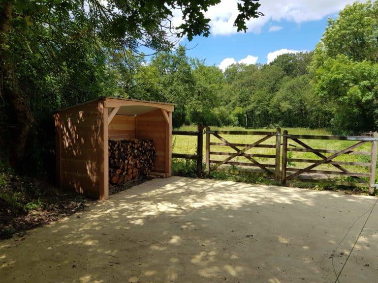 Abri bois - Bûcher en bois Douglas français - LCI Cheval - 1x3m_0