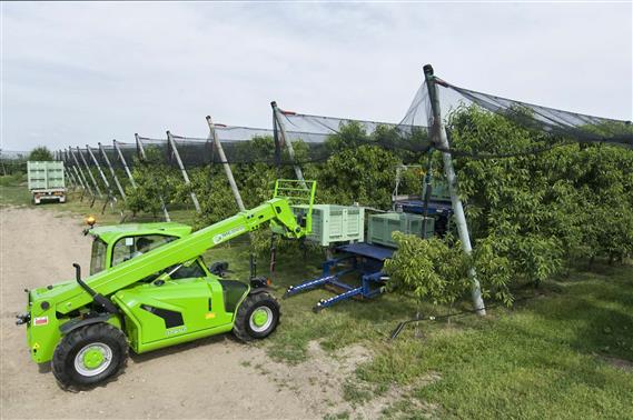 Chariot télescopique Merlo Compact P25.6L - Capacité 2,5T - Hauteur 6m_0