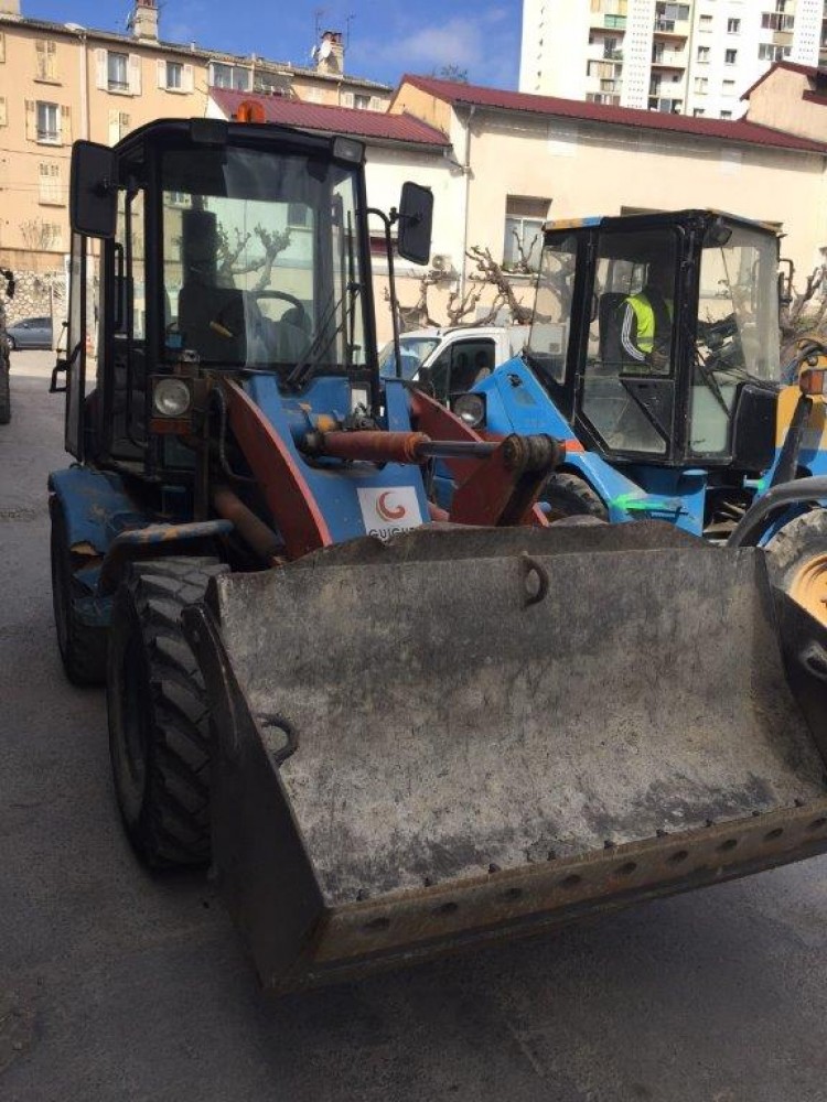 Chargeur/pneus gamme compacte  jcb 407_0