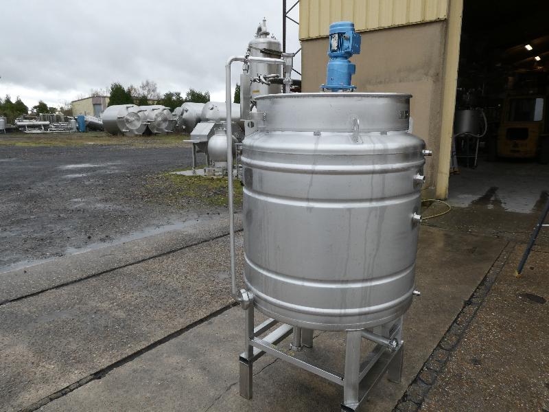 Container inox rond agité 800 L - Umformtechnik - 1 agitation tri pale, 2 boules de lavage, 3 sondes de niveau_0